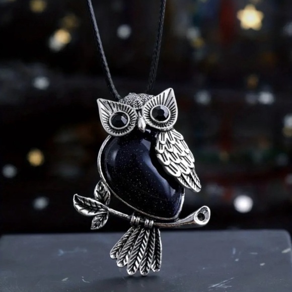 09 🖤 Blue Sandstone Natural Crystal Owl Healing Stone Pendant Necklace - Picture 2 of 3
